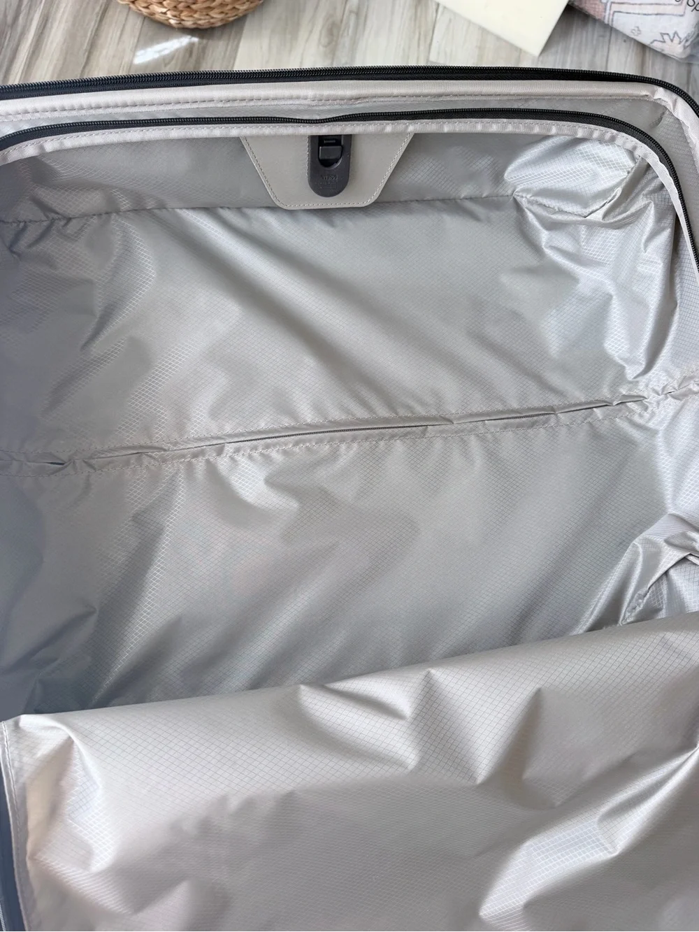 Tumi like new